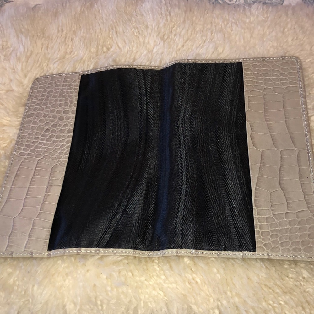 PAUL SMITH GREY ALLIGATOR 🐊 Notebook cover - Picture 3 of 7